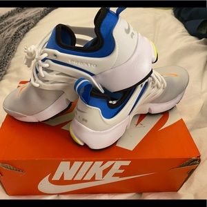 BNWT Nike Presto size 6